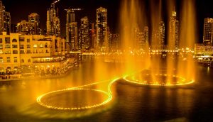 نافورة دبي والتسوق في مول دبي Dubai Fountain & Dubai Mall